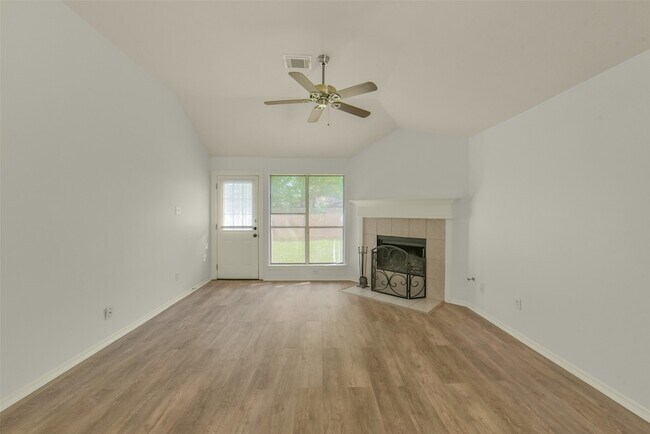 Building Photo - 21007 Terrace View Dr