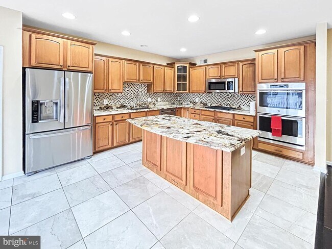 Building Photo - 44259 Huron Terrace