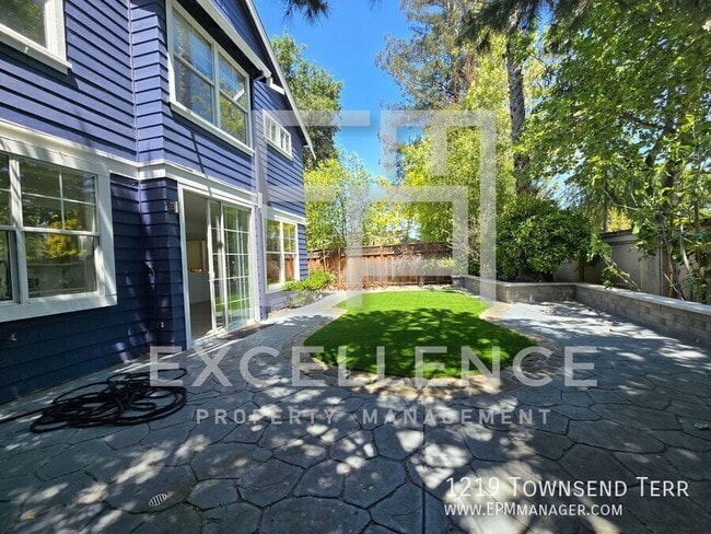 Building Photo - 1219 Townsend Terrace