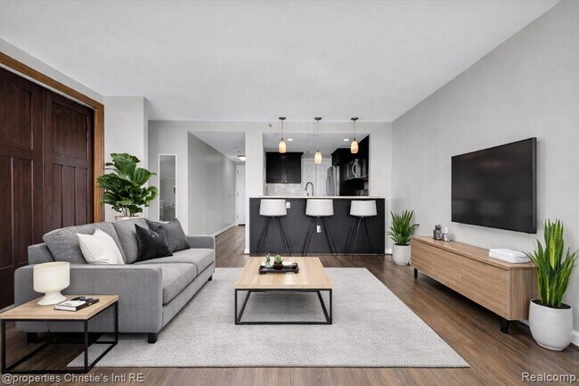 Building Photo - 250 E Harbortown Dr