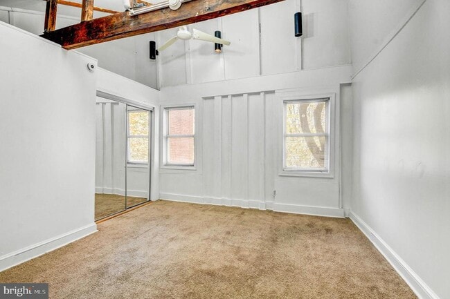 Building Photo - 470 Ridge St NW