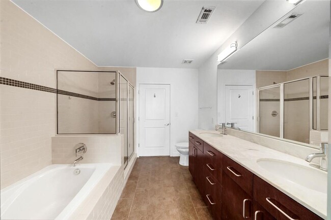 Building Photo - 5925 Almeda Rd