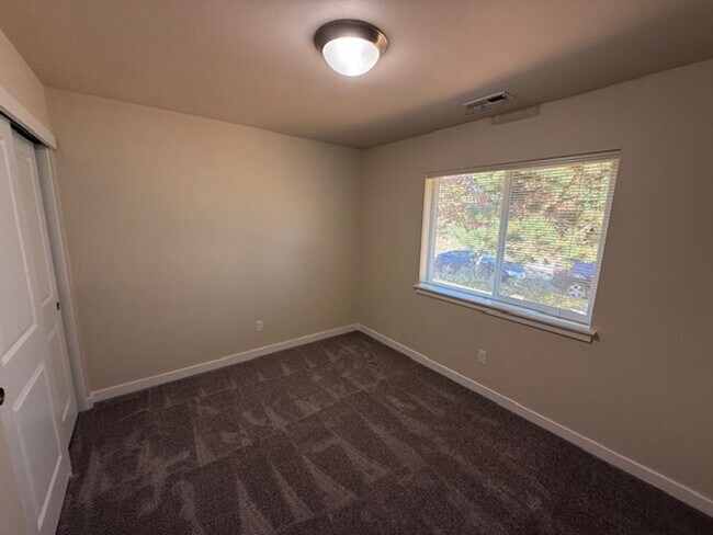 Building Photo - LYNNWOOD 3 BED, 2.5 BATH HOME FOR RENT; AVAILABLE NOW!