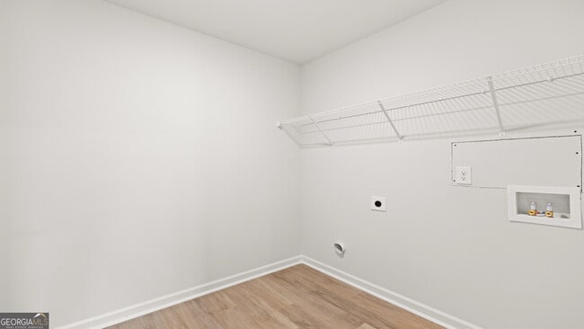 Building Photo - 5 Babcock Dr NE