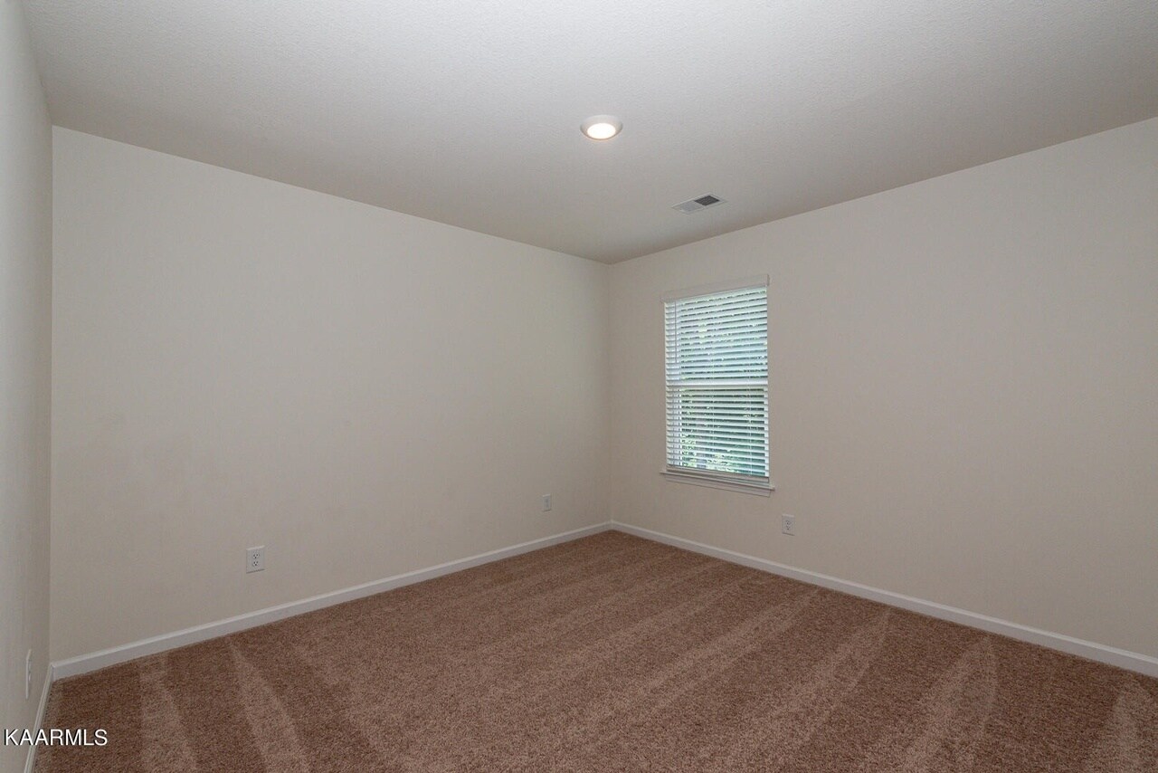 Building Photo - 1606 River Poppy Rd