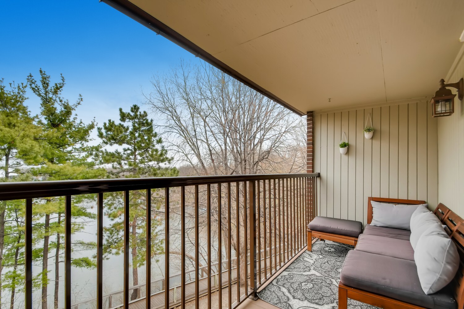 Large Balcony overlooking park - 4860 Park Commons Dr