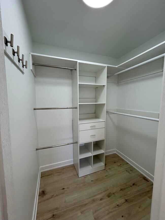 Building Photo - 18 Echo Ct