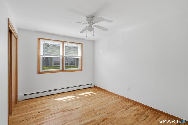 Building Photo - 112 Joy Ln