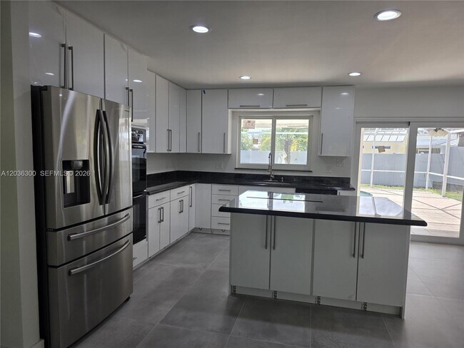 Building Photo - 1565 Thumb Point Dr