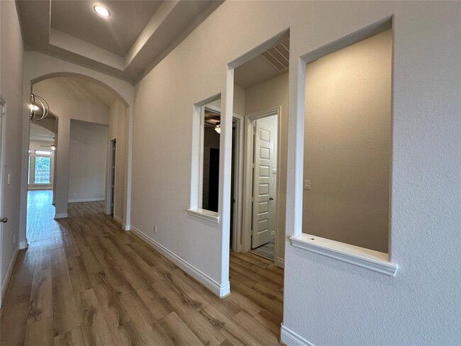 Building Photo - 23730 McNabb Spur Ln
