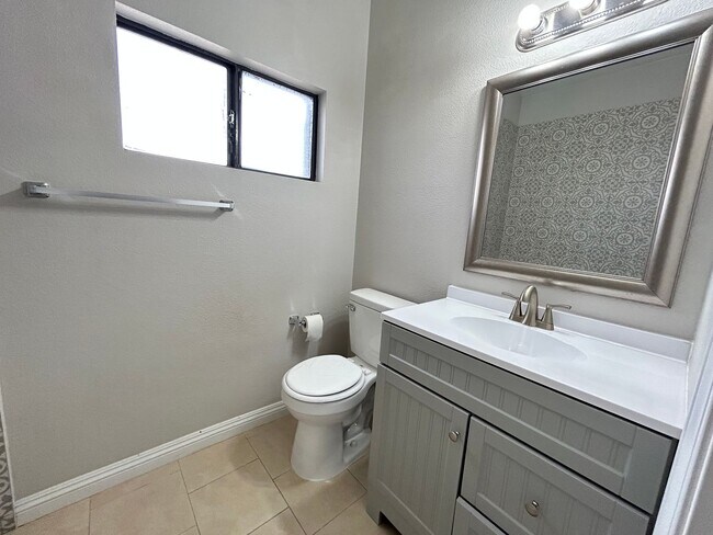 Building Photo - Exley Ave