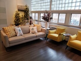 Building Photo - 215 Washington St