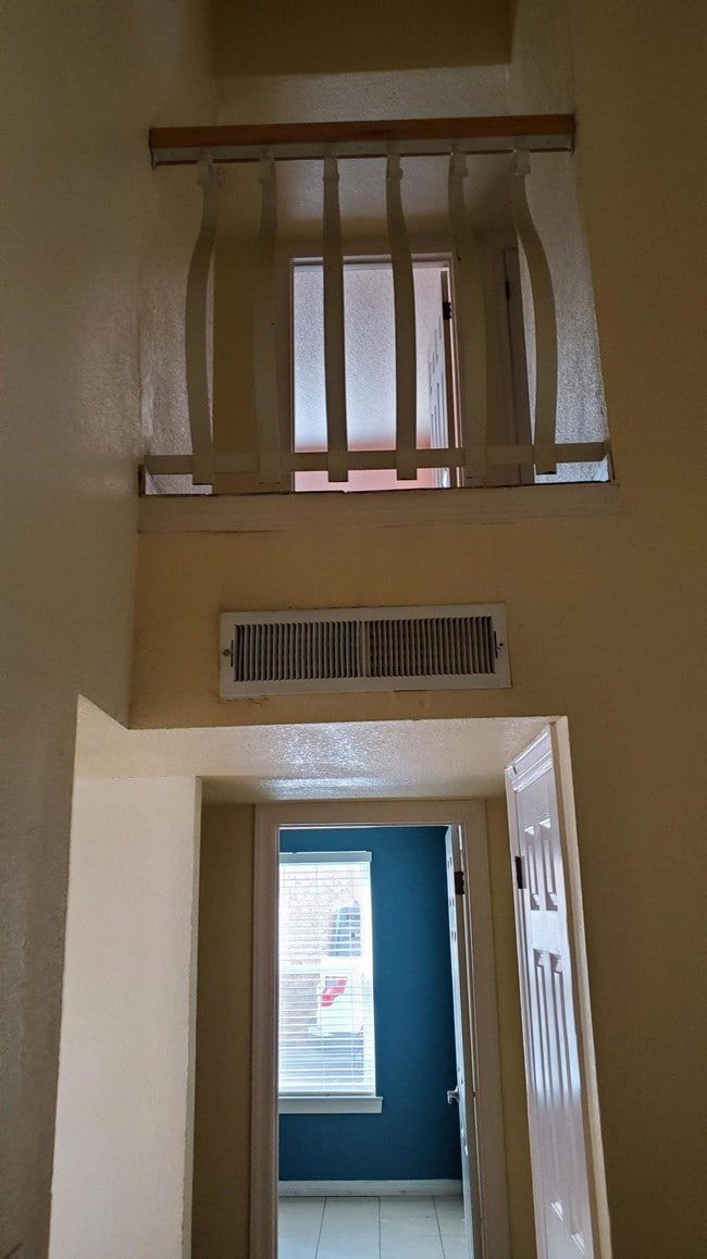 Building Photo - 3425 Hickman St