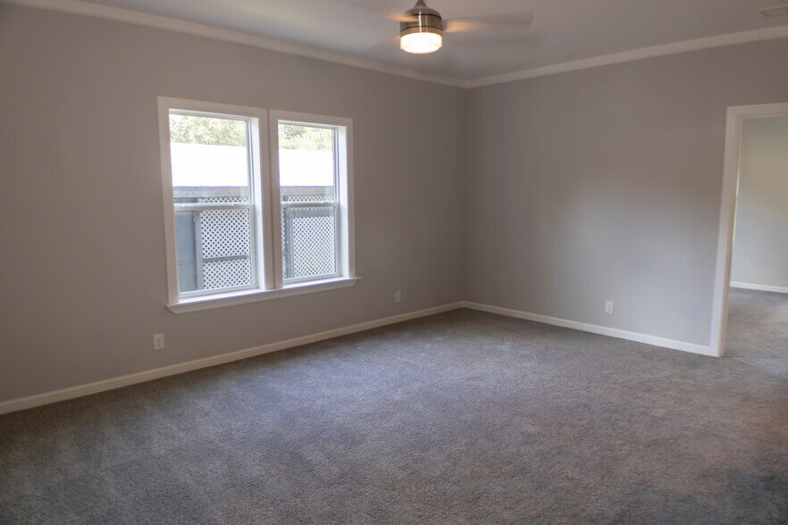 Building Photo - 10401 Amity Ave