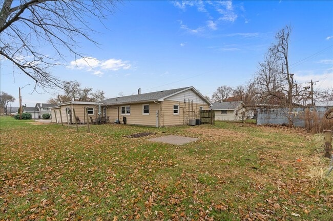 Building Photo - 925 2nd Ave E