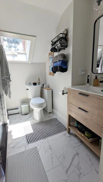 Building Photo - 16 Emerson Pl