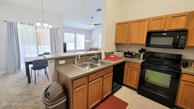 Building Photo - 2200 Marsh Hawk Ln