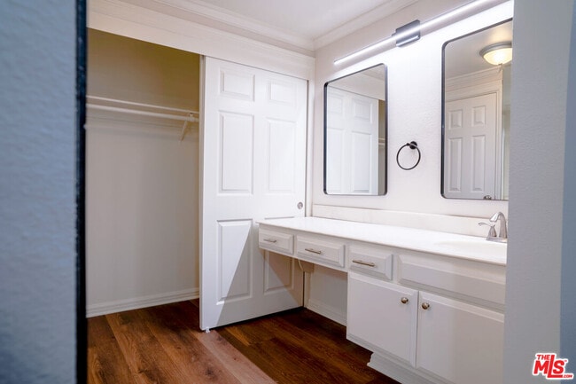 Building Photo - 233 Longfellow St