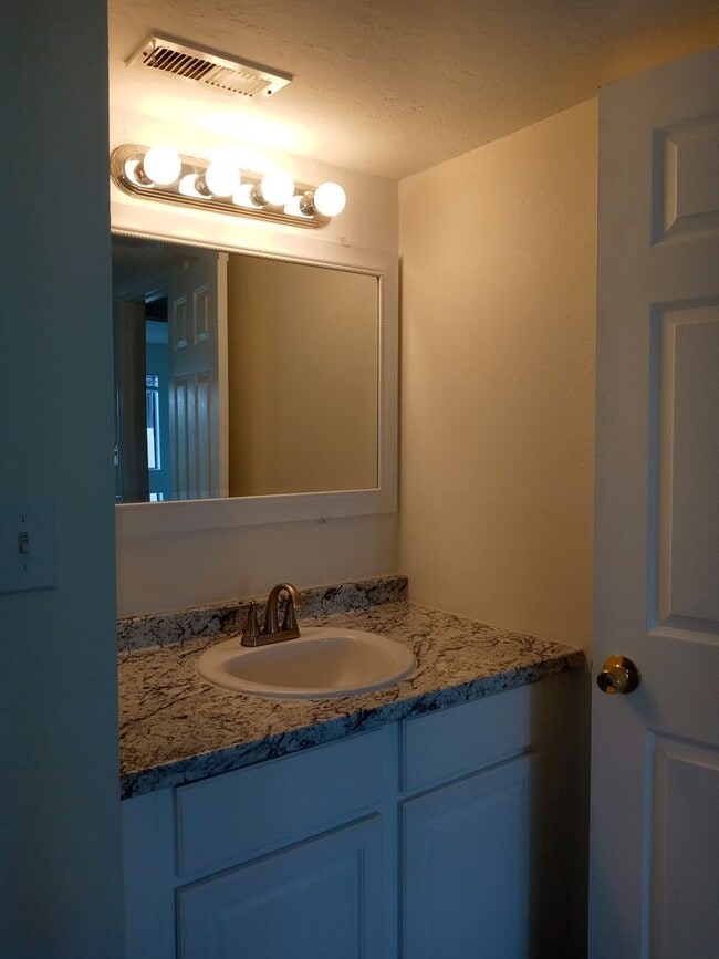 Building Photo - AFFORDABLE!!!