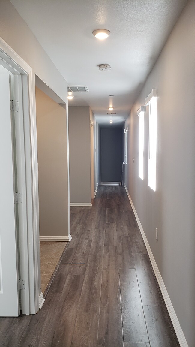 Building Photo - 2057 W Florence Ave