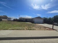 Building Photo - 3 BR 2 BA Available Now