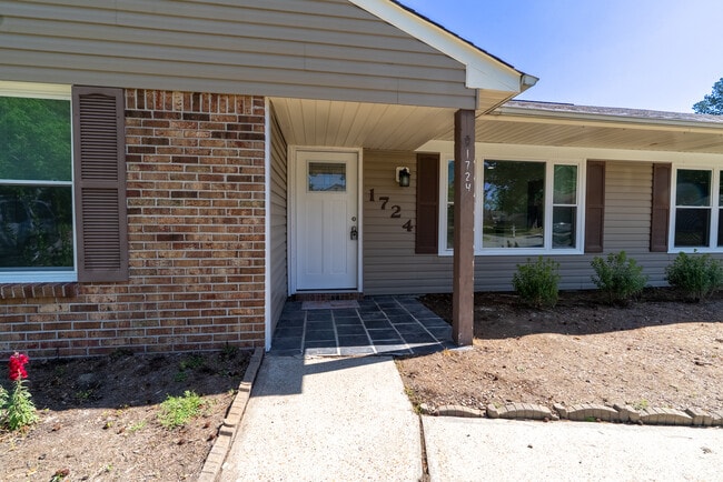 Building Photo - 1724 Placid Ct