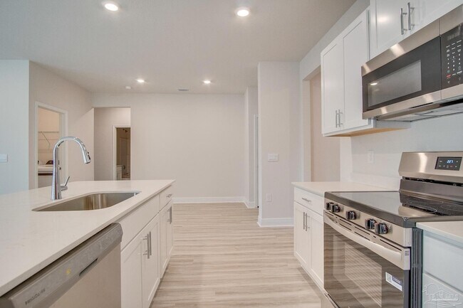 Building Photo - 8422 Riverstone Dr