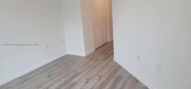 Building Photo - 4756 SW 63rd Terrace