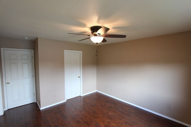 Building Photo - 3026 N Joy Ln