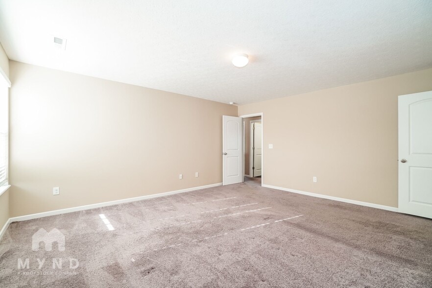 Building Photo - 5630 Branchville Dr