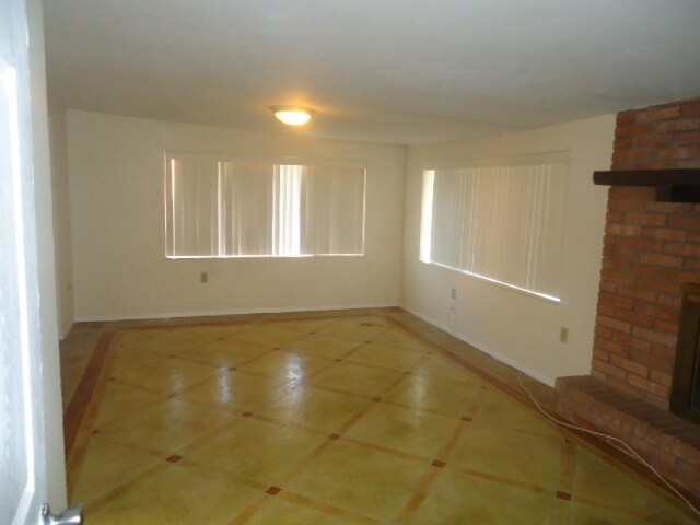 Building Photo - 1301 Cushman Dr