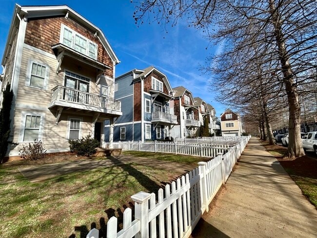 Building Photo - 1920 Lela Avenue