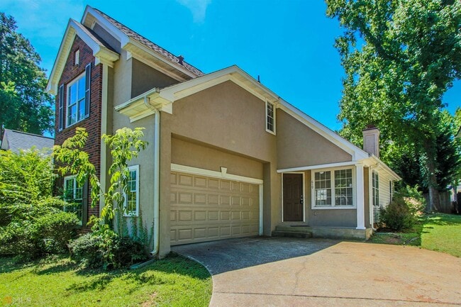 Building Photo - 619 W Manor