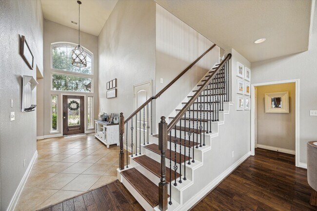 Building Photo - 28919 Crested Butte Dr