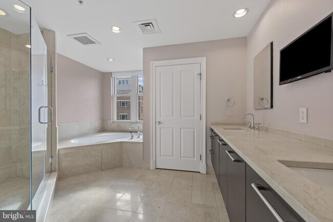 Building Photo - 801 Key Hwy