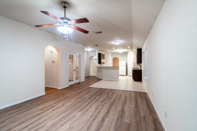 Building Photo - Charming 3-Bedroom Home in the Heart of Ho...