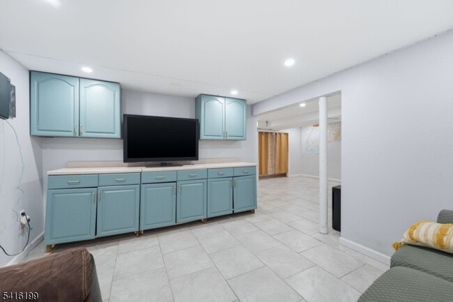 Building Photo - 30 Arden Rd