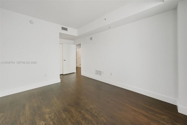 Building Photo - 1900 N Bayshore Dr