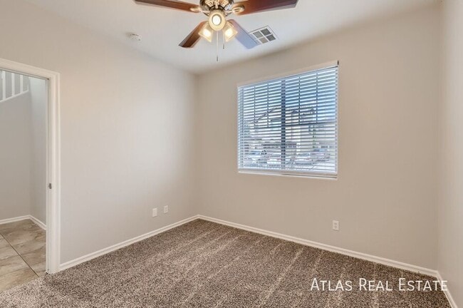 Building Photo - 14551 W Port Royale Ln