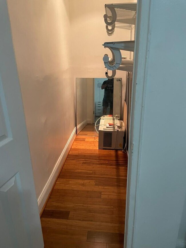 Building Photo - 1701 Montello Ave NE