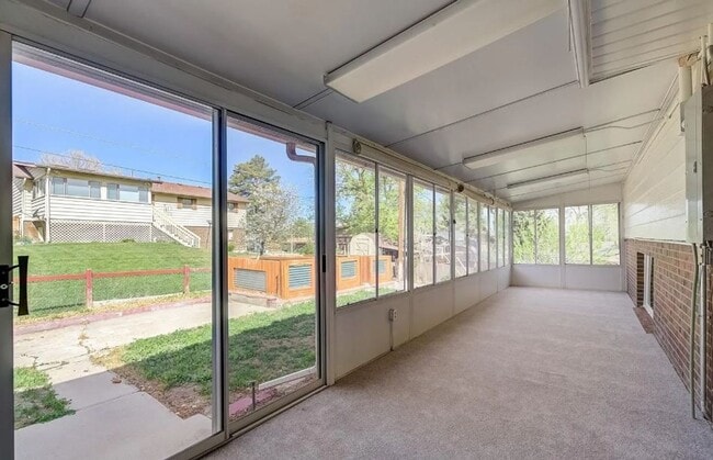 Building Photo - Newly Remodeled Home with Spacious Driveway!