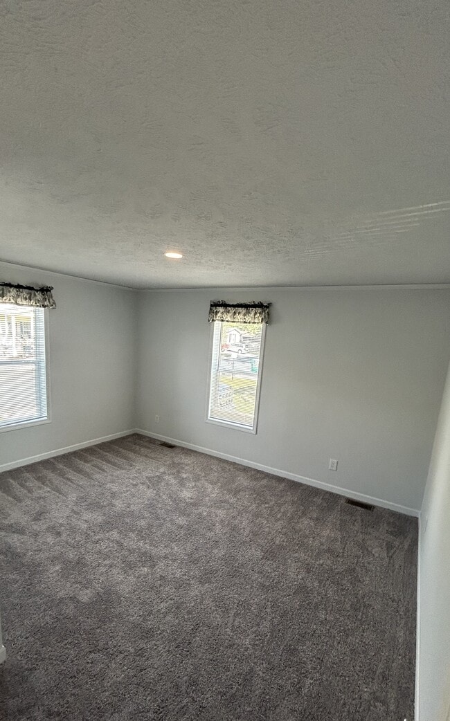 Building Photo - 118 Poplar Dr