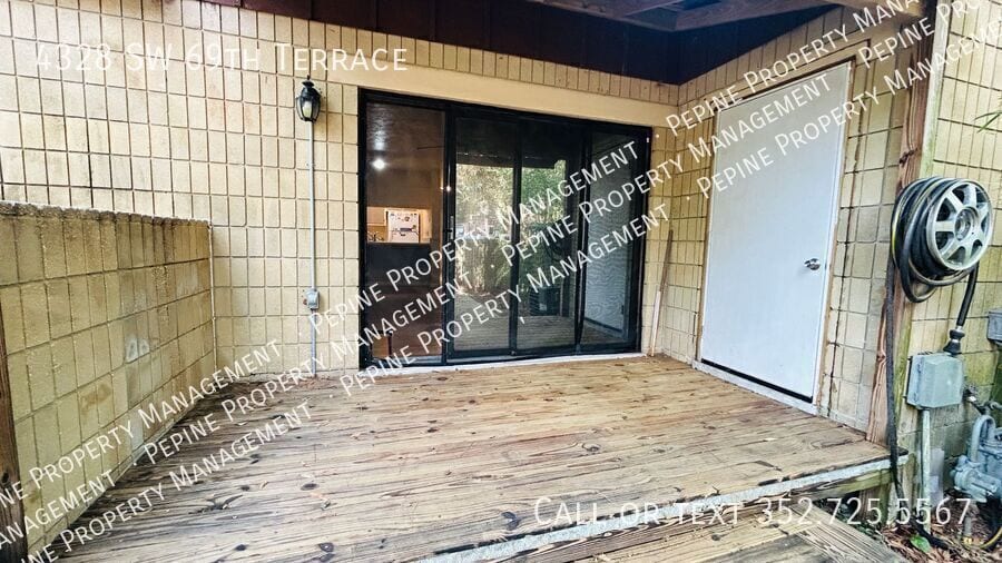 Building Photo - 4328 SW 69th Terrace