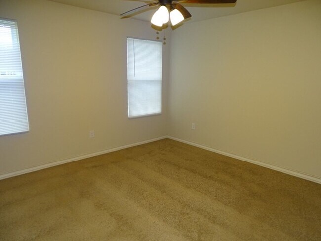 Building Photo - 6619 Arancione Ave