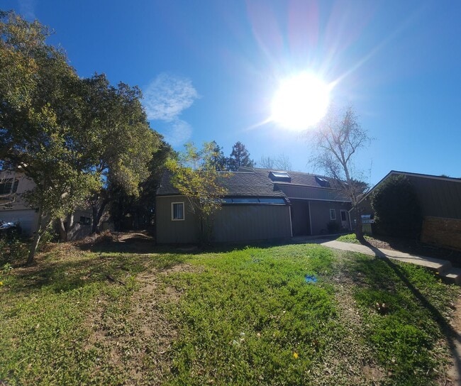 Building Photo - Bigger than average home in SLO! Lots of space!