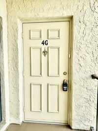 Building Photo - 2800 Cove Cay Dr