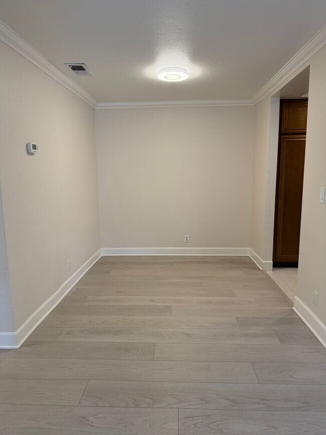 Building Photo - 1665 Braddock Ct