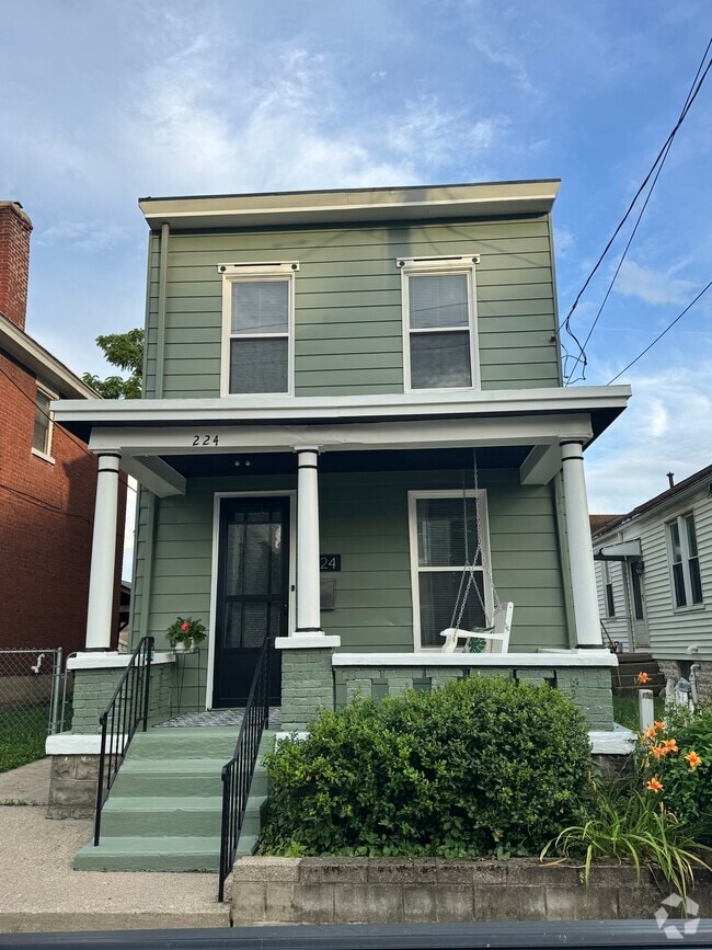 Building Photo - 224 Walnut St