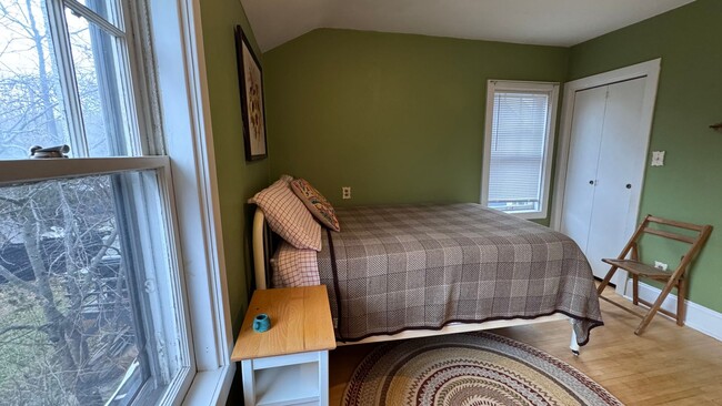 Building Photo - 505 N 16th Ave E