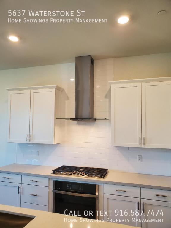 Building Photo - 5637 Waterstone St